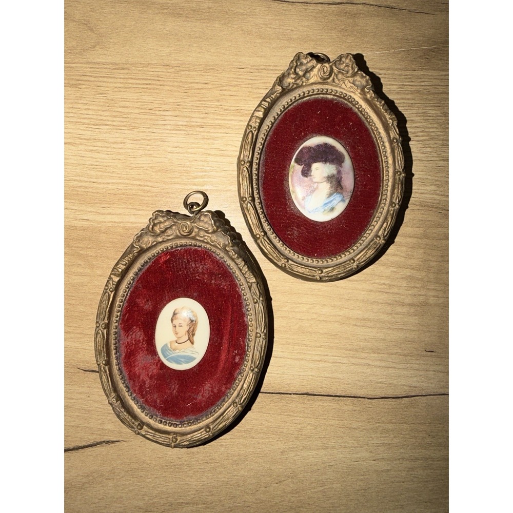 Vintage Ornate Gold Oval Framed Portrait Prints Wall Pair Cameo Creations Velvet
